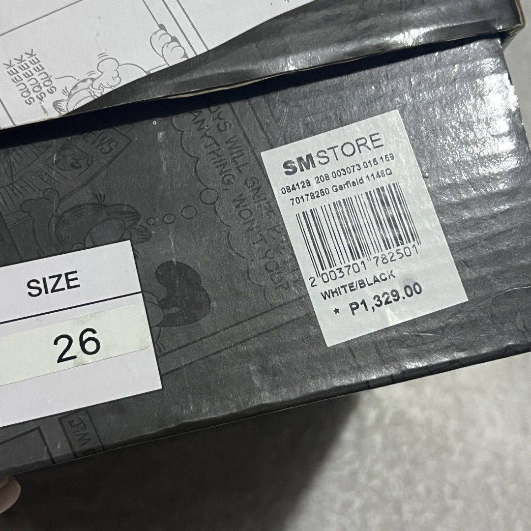 Garfield Kid Shoes (Category: Babies & Kids Fashion) located in Pasig City. Submitted by ela_zen15 (Listing ID 1470785924, Image 2). Description: Garfield Kid Shoes Size 26 White/black Color Can do lalamove sagot nyo po sf.