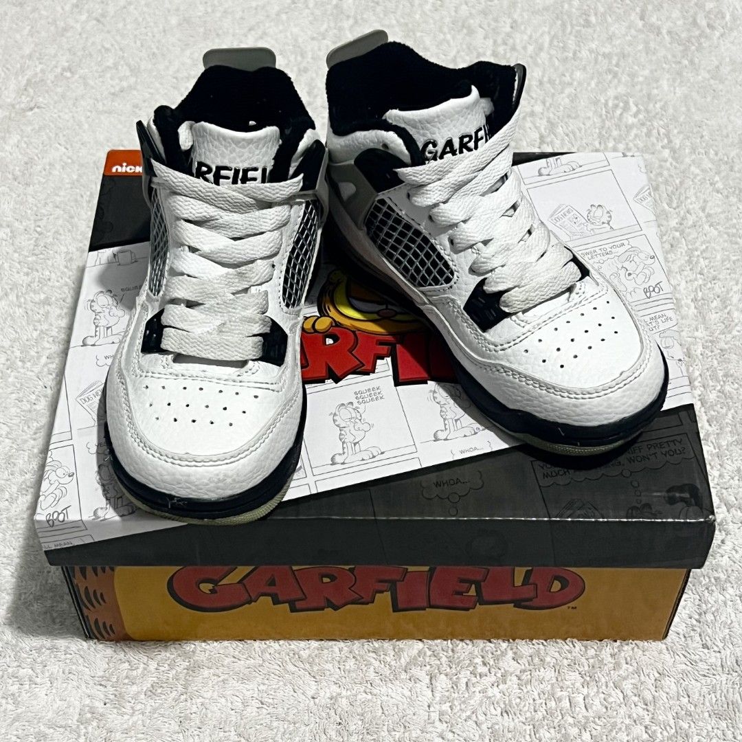 Garfield Kid Shoes (Category: Babies & Kids Fashion) located in Pasig City. Submitted by ela_zen15 (Listing ID 1470785924, Image 3). Description: Garfield Kid Shoes Size 26 White/black Color Can do lalamove sagot nyo po sf.