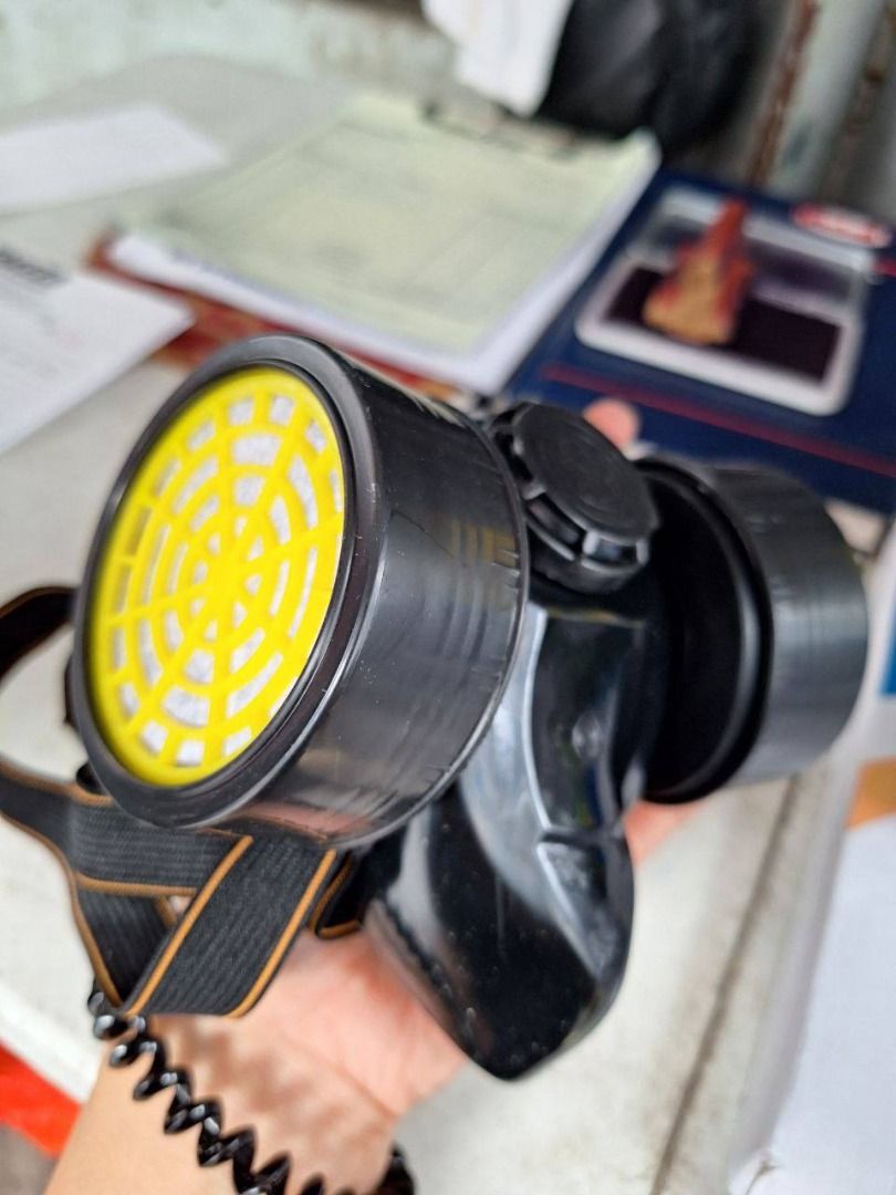 GAS MASK (Category: Everything Else Others) located in Manila. Submitted by 09171479278_elsie. (Listing ID 1470746439, Image 2). Description: GAS MASK.