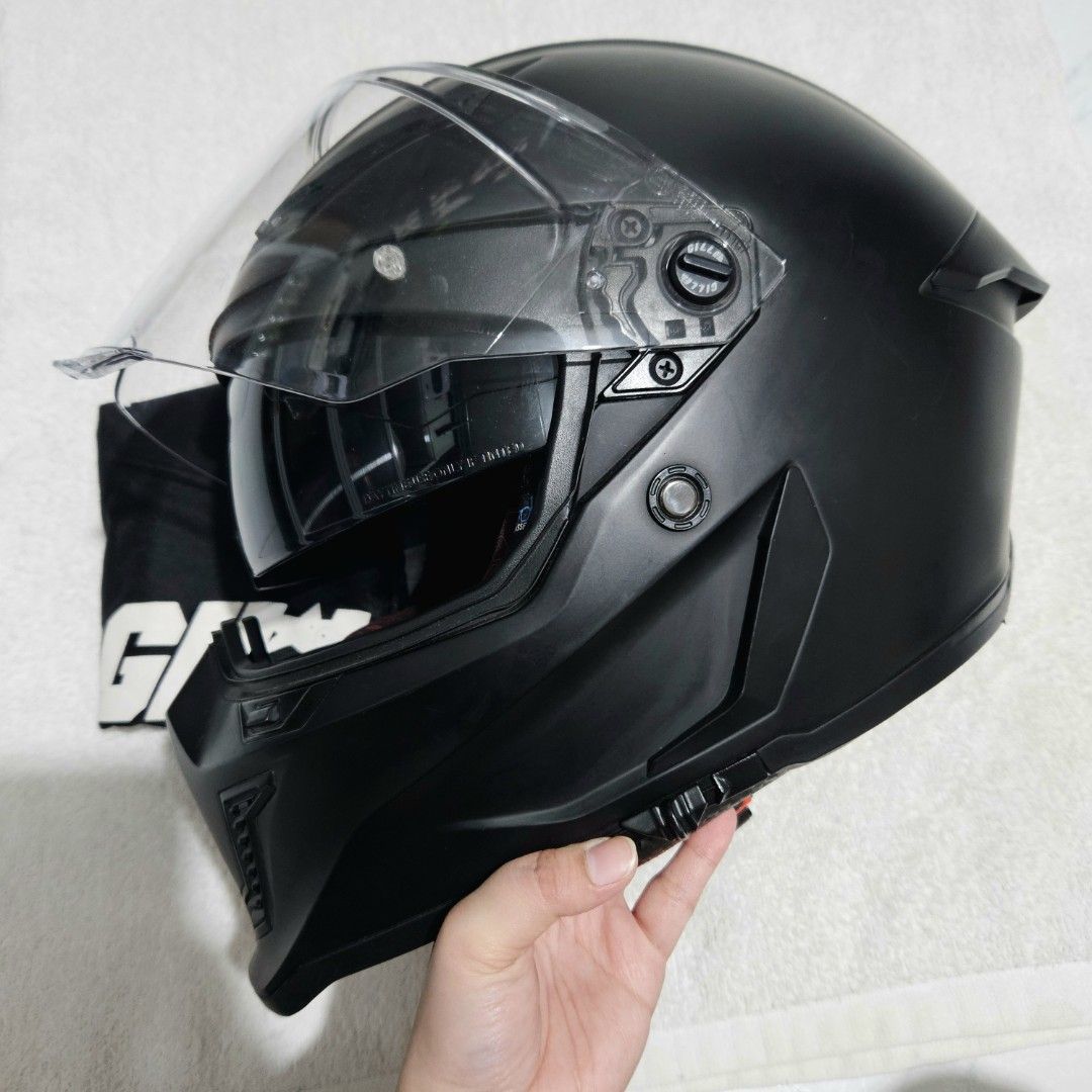 Gille Full Face Helmer (Category: Helmets and other Riding Gears) located in Pasig City. Submitted by ela_zen15 (Listing ID 1470788298, Image 2). Description: Gille Full Face Helmet Features: Full Face Dual Visor ABS & Synthetic Unisex Light Weight Good Ventilation Intercom Space Removable Lining for Wash Size: Medium (56-58cm) Matte Black With Box, Dust Bag, Clear Lens, Tinted Lens RFS: Di na po nagagamit. Walang Crack. Walang issue Can do lalam