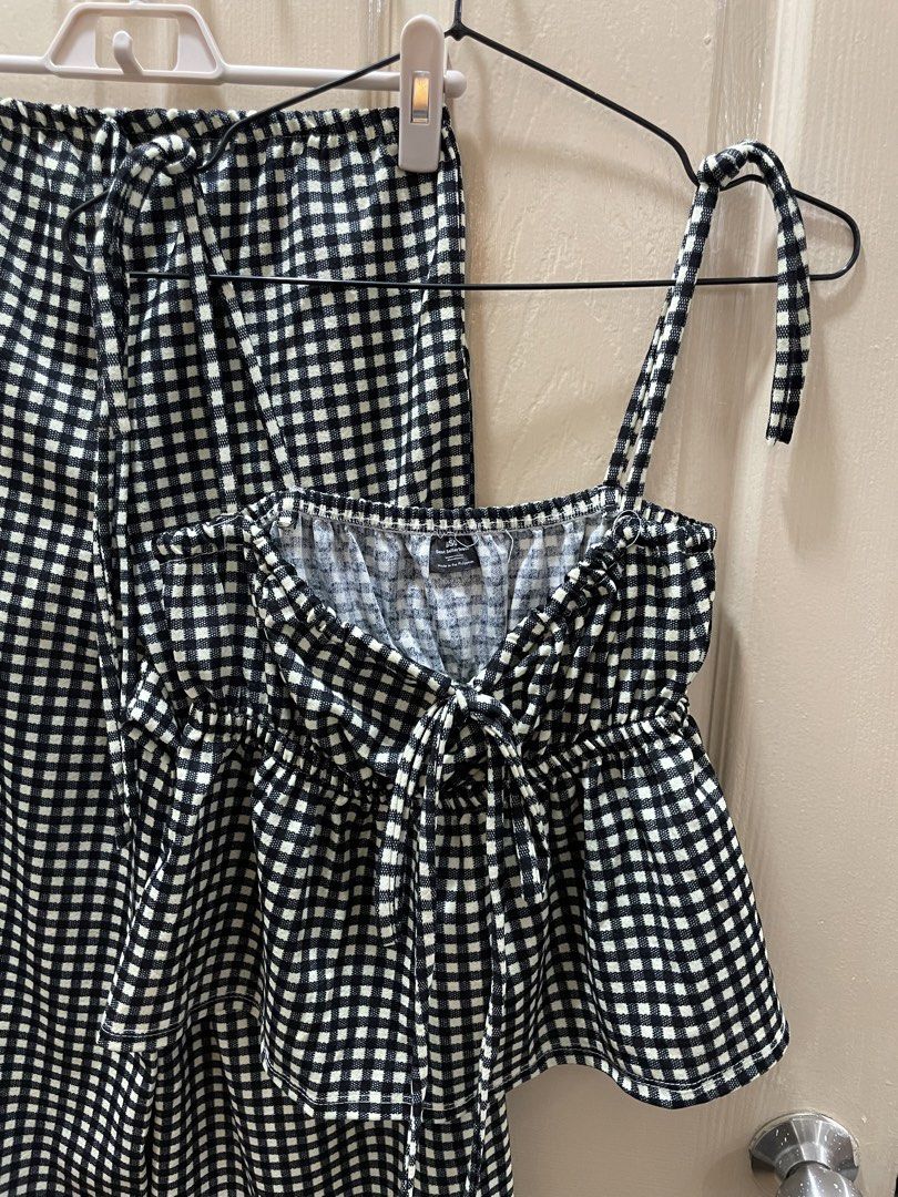 Gingham peplum top and straight pants (Category: Sets or Coordinates) located in Pasay City. Submitted by nashandma_ (Listing ID 1470844076, Image 2). Description: Never Used Fits XS-S body frames Rfs: Impulsive buy .