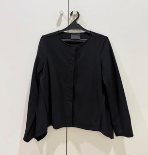 (Kategori: ) berada di . Dikirim oleh syifa.recloset (ID iklan 1470927046, Gambar 1). Deskripsi: .