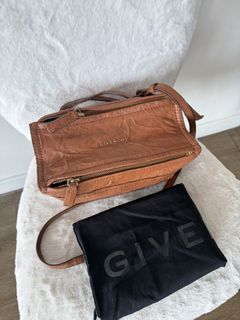(Category: ) located in . Submitted by closet24 (Listing ID 1470053088, Image 1). Description: .