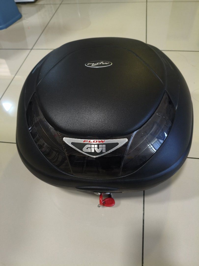 Givi Flow Motorcycle Top Box with Rack (Honda Vario 160), Motorbikes on ...