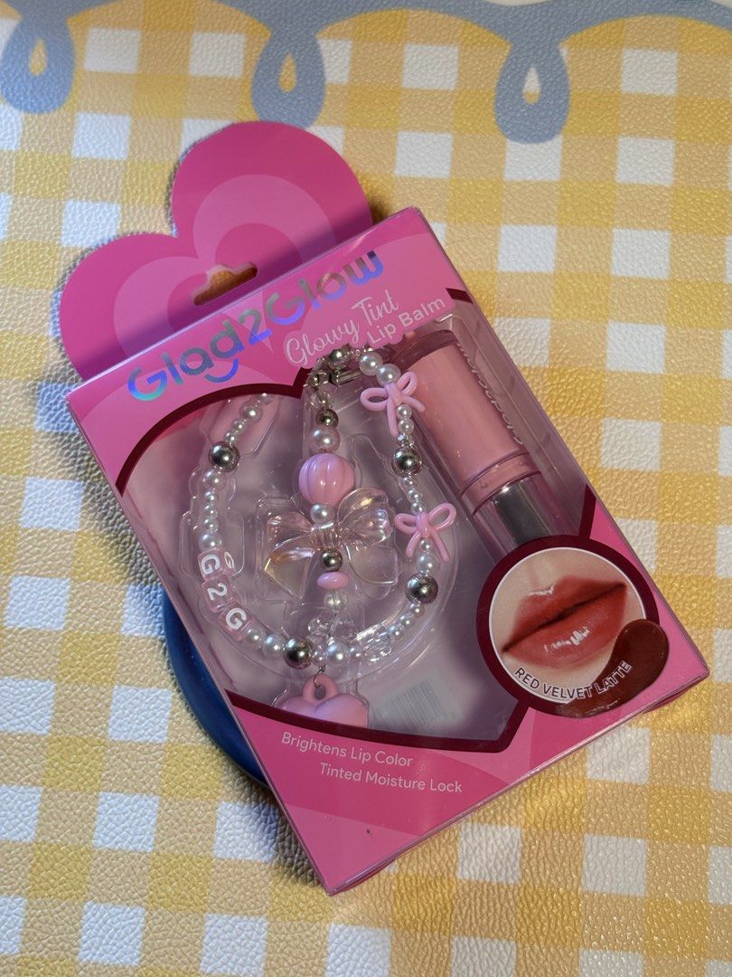 Glad2Glow Lip Balm (Category: Makeup) located in Manila. Submitted by nikaa_008 (Listing ID 1470884798, Image 1). Description: used it once lang to swatch for my video 💗.