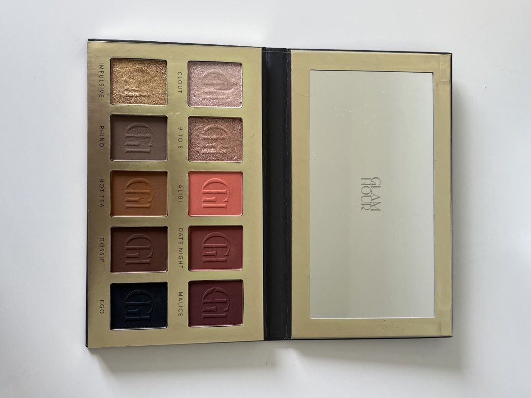 Glamhour Eyshadow Palette (Category: Makeup) located in Paranaque City. Submitted by lovejulycloset (Listing ID 1470774764, Image 1). Description: Glamhour is a PH makeup brand by Pau Del Rio (Paulash).