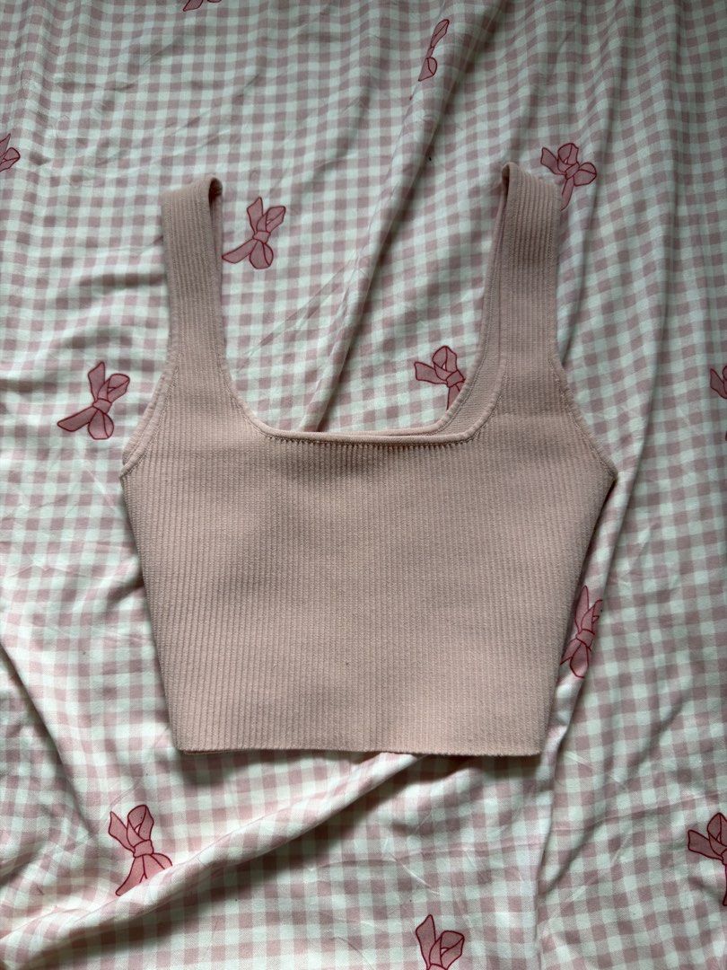 Glassons Pastel Pink Squareneck Top (Category: Sleeveless) located in Manila. Submitted by squishylawlph (Listing ID 1470832070, Image 1). Description: medium stretchable not used in good condition.