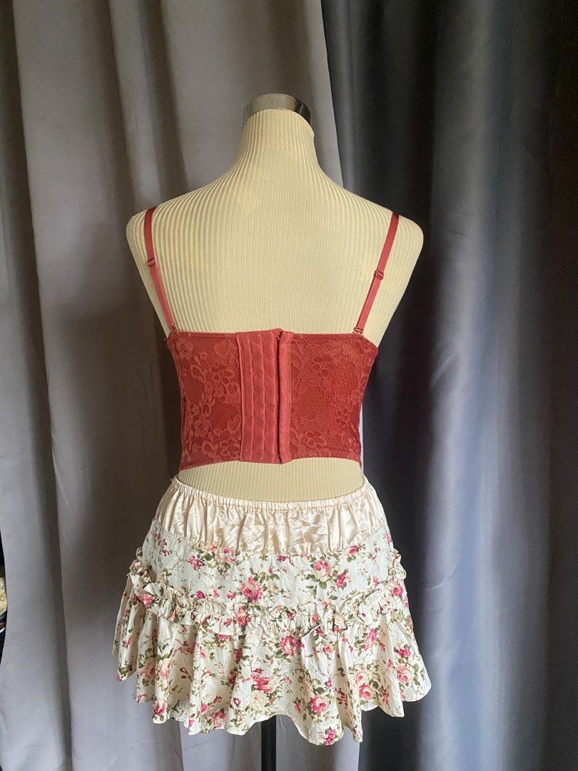 Glassons Red Lace Corset Cami Top (Category: Sleeveless) located in Cagayan de Oro. Submitted by curated_closetph (Listing ID 1470746358, Image 3). Description: — Size: XS - M — Color: Red — Floral lace overlay with textured mesh paneling — Sweetheart neckline with underwire cups — Adjustable satin-finish shoulder straps — Curved asymmetrical hem — Multi-hook back closure line — Can negotiate the price — 🛒 Shop more to get more discounts and fre