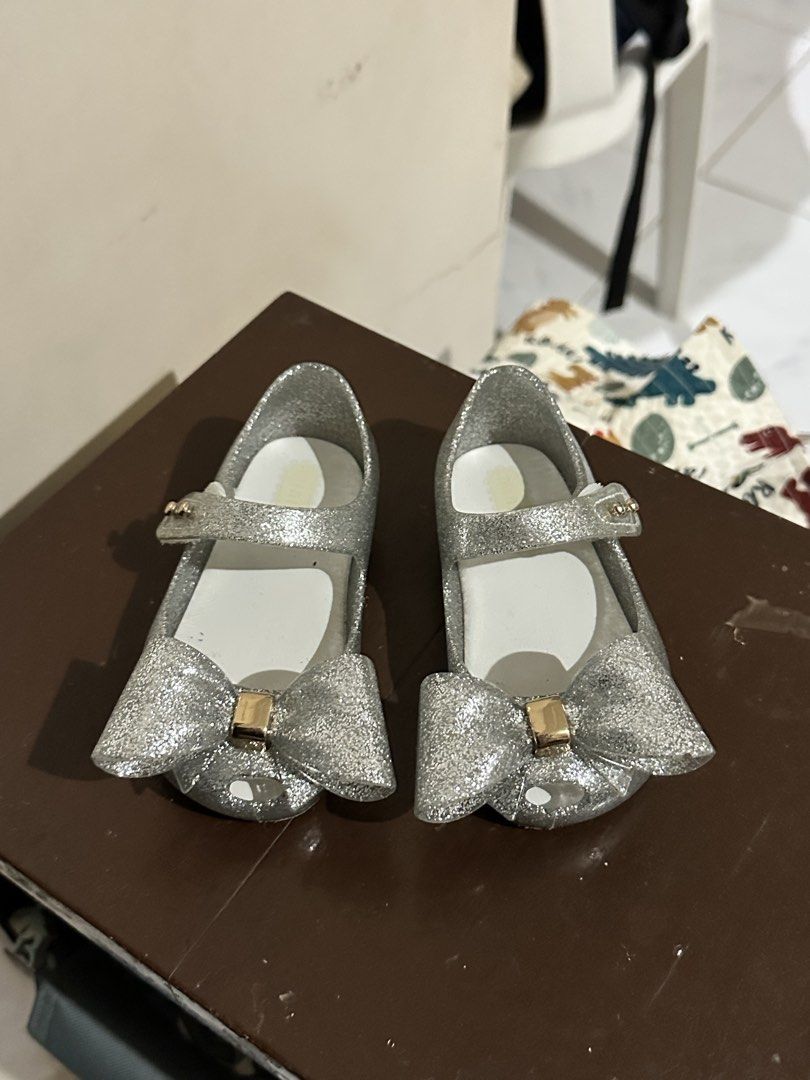 Glitter Jelly Shoes for kids (Category: Babies & Kids Fashion) located in Makati City. Submitted by jannst (Listing ID 1470849833, Image 1). Description: 12.5CM - 13CM.
