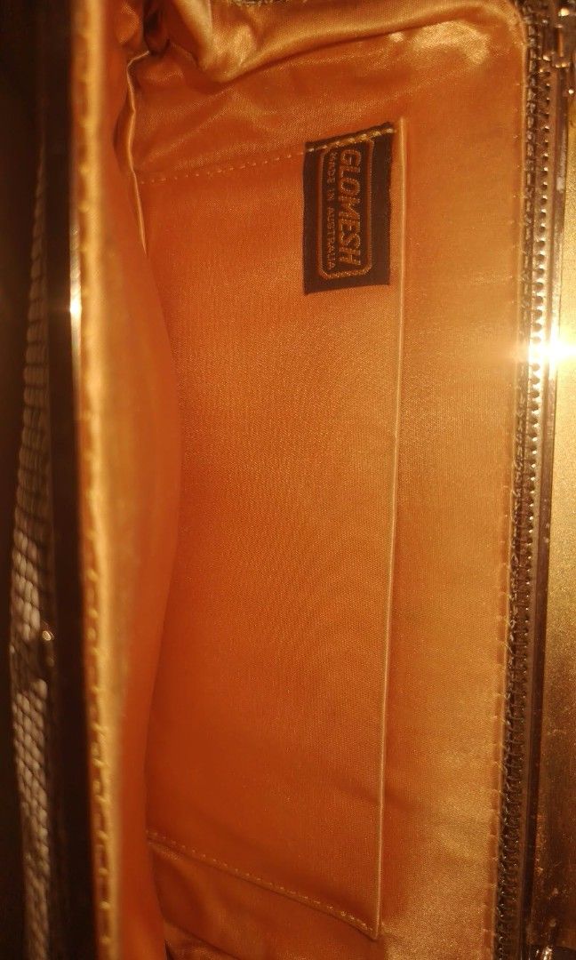 GLOMESH (Category: Sling Bags) located in Manila. Submitted by nik-makino (Listing ID 1470829366, Image 3). Description: No box.
