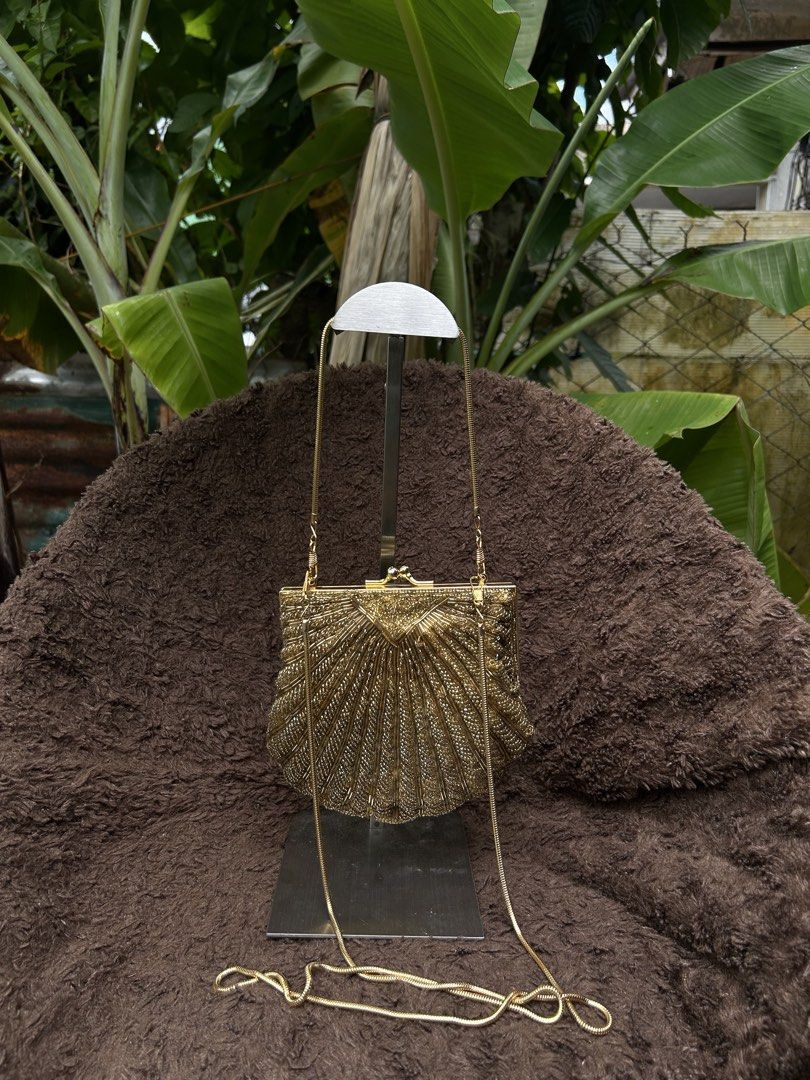Gold Beaded Shell Party Bag (Category: Cross-body Bags) located in Naga. Submitted by helloitsk20594 (Listing ID 1470793938, Image 1). Description: 𝙂𝙊𝙇𝘿 𝙈𝙀𝙎𝙃 𝙋𝘼𝙍𝙏𝙔 𝘽𝘼𝙂 🏷️ 𝙈𝙄𝙉𝙀: ₱600 𝑪𝒐𝒏𝒅𝒊𝒕𝒊𝒐𝒏: 10/10 condition 𝙄𝙨𝙨𝙪𝙚/𝙨: none 𝘿𝙞𝙢𝙚𝙣𝙨𝙞𝙤𝙣𝙨: 6 x 9 inches ————𝗠𝗨𝗦𝗧 𝗥𝗘𝗔𝗗!———— 📌𝙋𝙡𝙚𝙖𝙨𝙚 𝙧𝙚𝙡𝙮 𝙤𝙣 𝙩𝙖𝙜𝙨 𝙤𝙧 𝙙𝙤 𝙮𝙤𝙪 𝙤𝙬𝙣 𝙧𝙚𝙨𝙚𝙖𝙧𝙘𝙝 📌𝘼𝙪𝙩𝙝𝙚𝙣𝙩𝙞𝙘𝙞𝙩𝙮 𝙣𝙤𝙩 𝙨𝙩𝙖𝙩𝙚𝙙 𝙩�