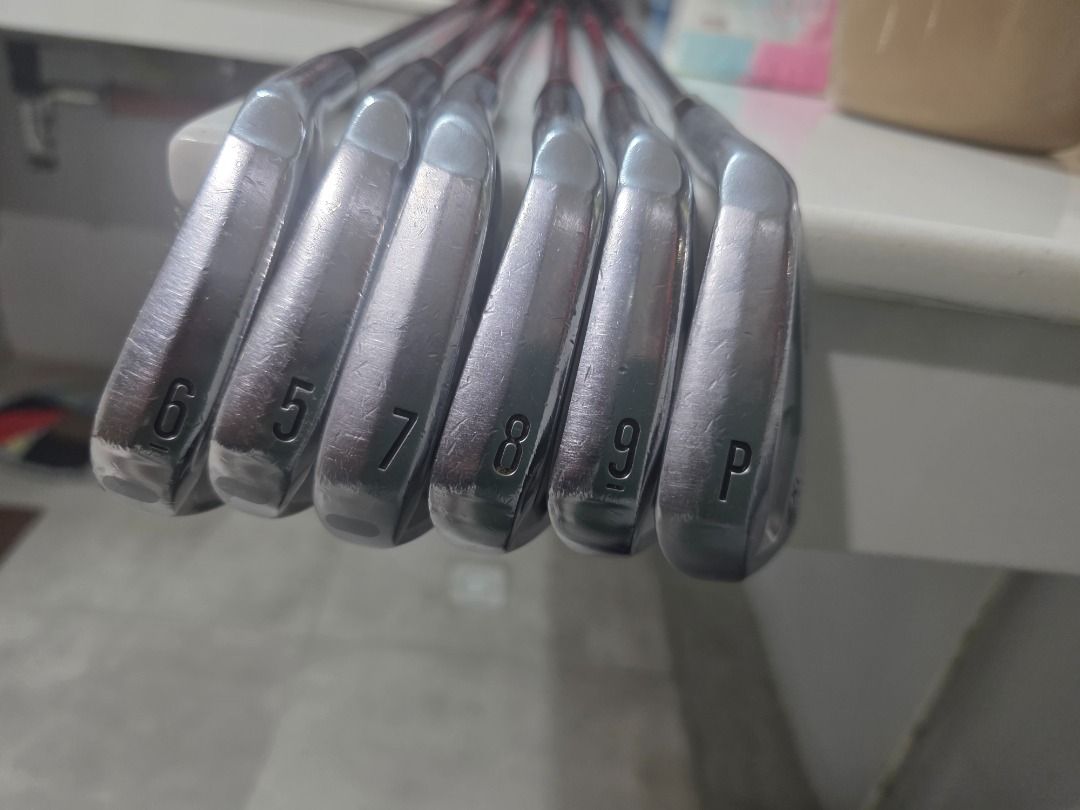 Golf Irons Srixon ZXi7 P-6 (Category: Golf) located in Caloocan City. Submitted by coolstorm_707477 (Listing ID 1470822084, Image 2). Description: Selling my Srixon ZXi7 Irons P-6 Stiff Shaft Project X 6.5 Very good condition Bought Jan 2026 Japan I still have the box RFS: going back to cavity back irons.