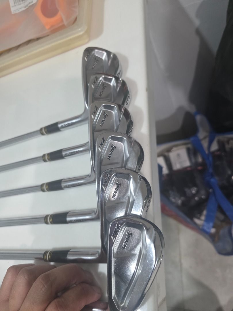 Golf Irons Srixon ZXi7 P-6 (Category: Golf) located in Caloocan City. Submitted by coolstorm_707477 (Listing ID 1470822084, Image 1). Description: Selling my Srixon ZXi7 Irons P-6 Stiff Shaft Project X 6.5 Very good condition Bought Jan 2026 Japan I still have the box RFS: going back to cavity back irons.