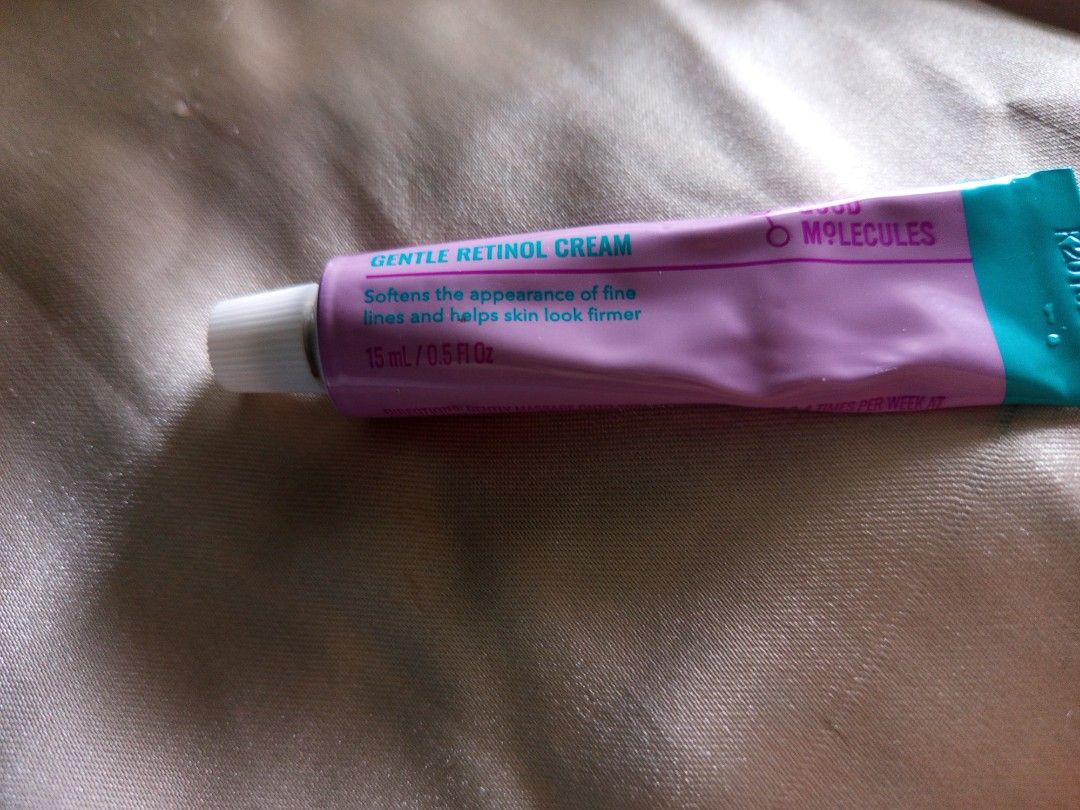 Good Molecules Gentle Retinol Cream 15 mL (75%) (Category: Face Care) located in Manila. Submitted by jinrichz89617 (Listing ID 1470790754, Image 2). Description: - Product: Good Molecules Gentle Retinol Cream - Size: 15 mL in tube packaging with pink and teal details - Benefits: Softens fine lines and helps skin look firmer - Origin: Made in Korea (Distributed by Good Molecules, CA) - Usage: Ideal for nighttime routines and daily skincare - Cond