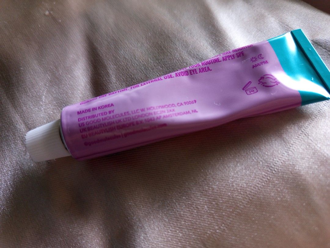 Good Molecules Gentle Retinol Cream 15 mL (75%) (Category: Face Care) located in Manila. Submitted by jinrichz89617 (Listing ID 1470790754, Image 3). Description: - Product: Good Molecules Gentle Retinol Cream - Size: 15 mL in tube packaging with pink and teal details - Benefits: Softens fine lines and helps skin look firmer - Origin: Made in Korea (Distributed by Good Molecules, CA) - Usage: Ideal for nighttime routines and daily skincare - Cond