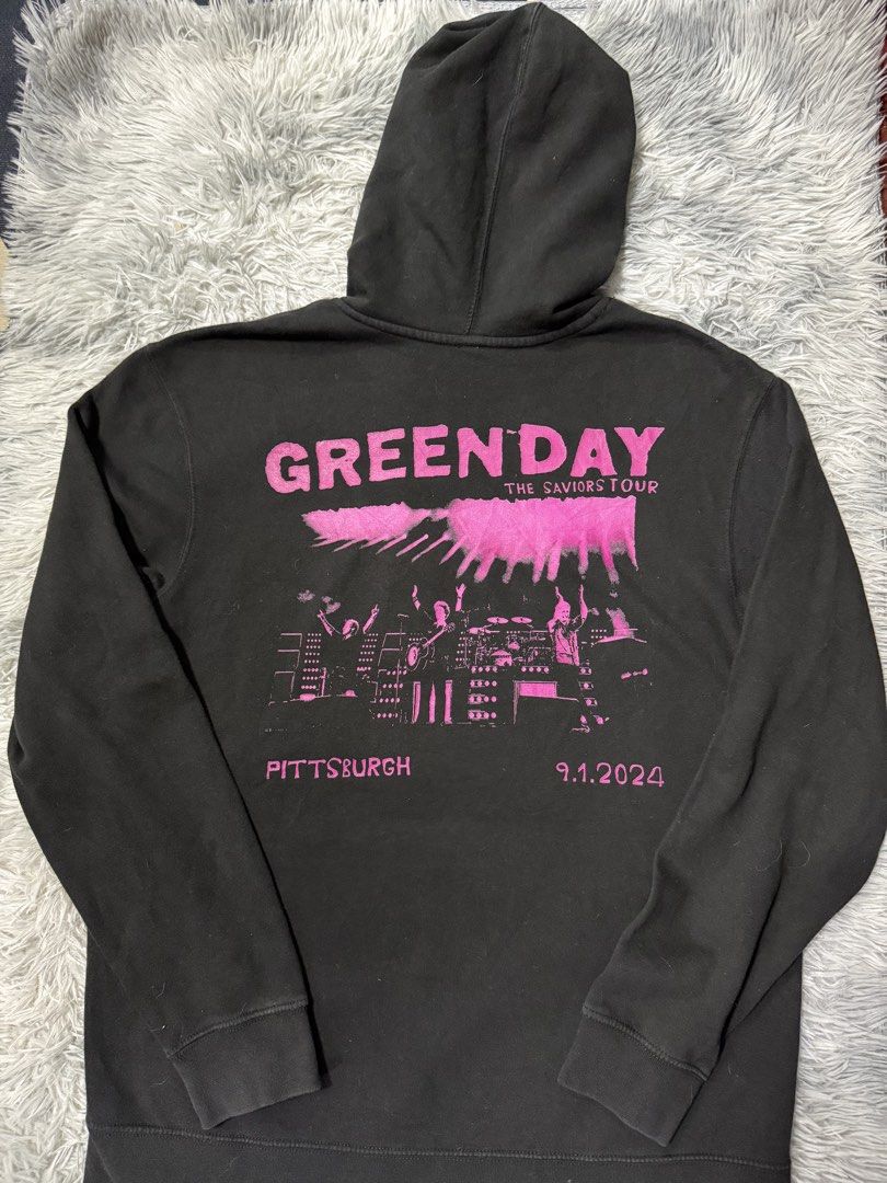Greenday tour hoodie (Category: Coats, Jackets and Outerwear) located in Cavite. Submitted by timsiojo (Listing ID 1470744297, Image 3). Description: Dimension L29W23 Good condition Cavite loc .