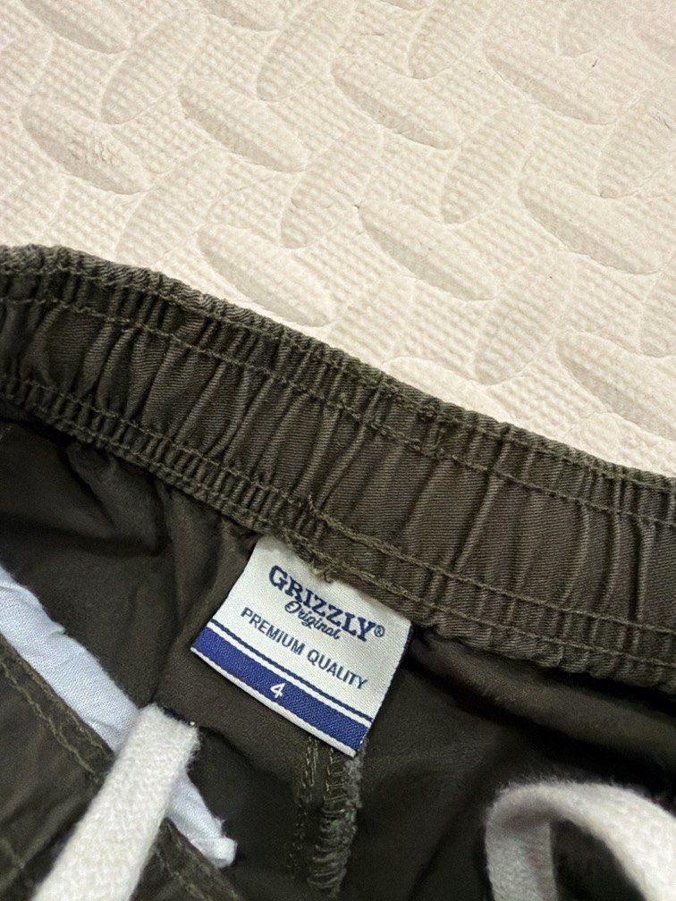 Grizzly Boys Shorts (Category: Babies & Kids Fashion) located in Cebu City. Submitted by mommyarlyn73 (Listing ID 1470797727, Image 2). Description: .