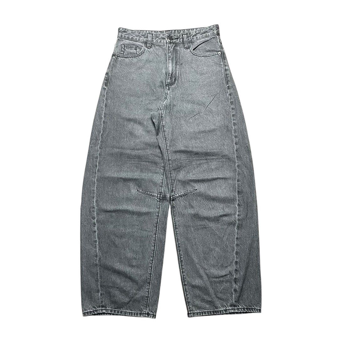 GU gray washed barrel pants (Category: Jeans) located in Iloilo. Submitted by nextwearco_ilo (Listing ID 1470891256, Image 2). Description: 👖 ITEM DETAILS Item/Brand:GU black/dark gray washed barrel pants Condition: Like new Dimension/Measurements: 28- 30 W x 40 L, 9.5 Leg opening Issues: None ₱ 899 📩 DM us for detailed photos!.