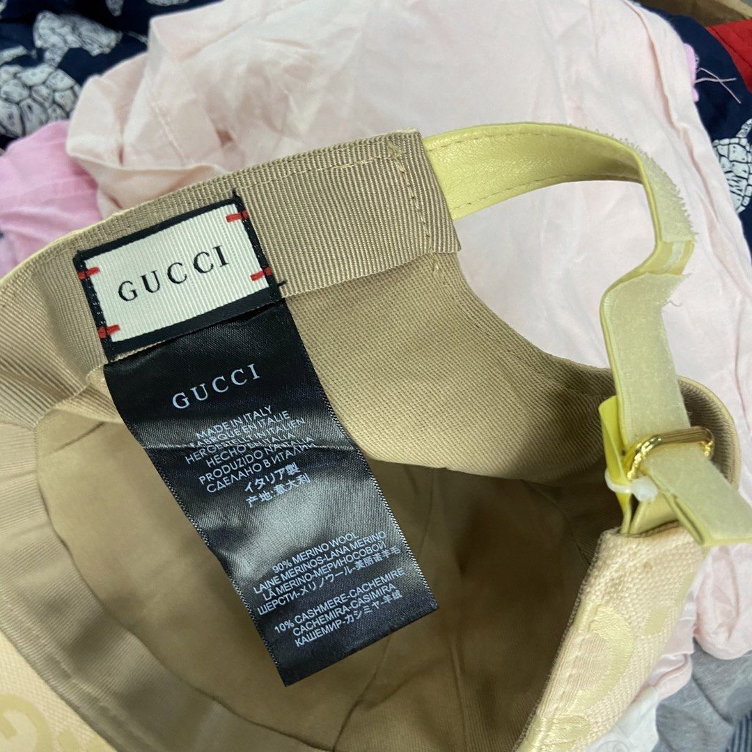 GUCCI (Category: Caps & Hats) located in Dueñas. Submitted by d1gidoll (Listing ID 1470824045, Image 3). Description: No flaws.