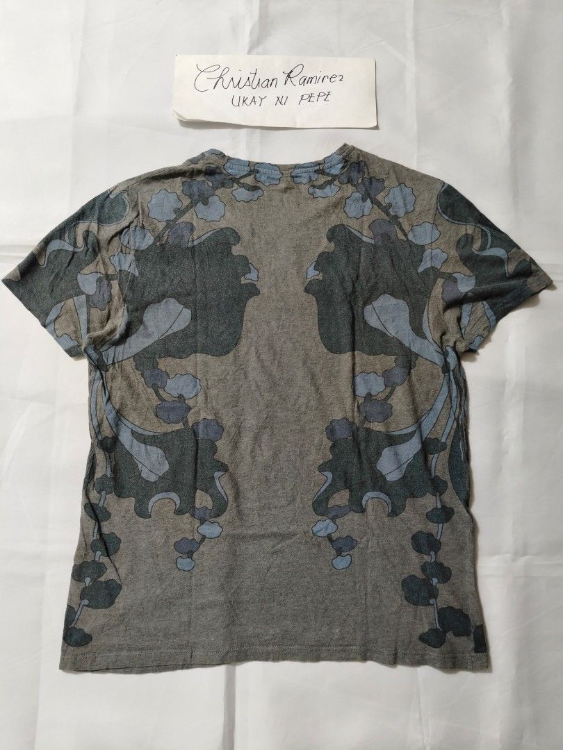 Gucci Floral Tee (Category: Luxury Apparel) located in Bocaue. Submitted by ukaynipepe (Listing ID 1470862621, Image 2). Description: Gucci Floral Tee Medium Width 20 Length 26 Used condition 1000+sf.