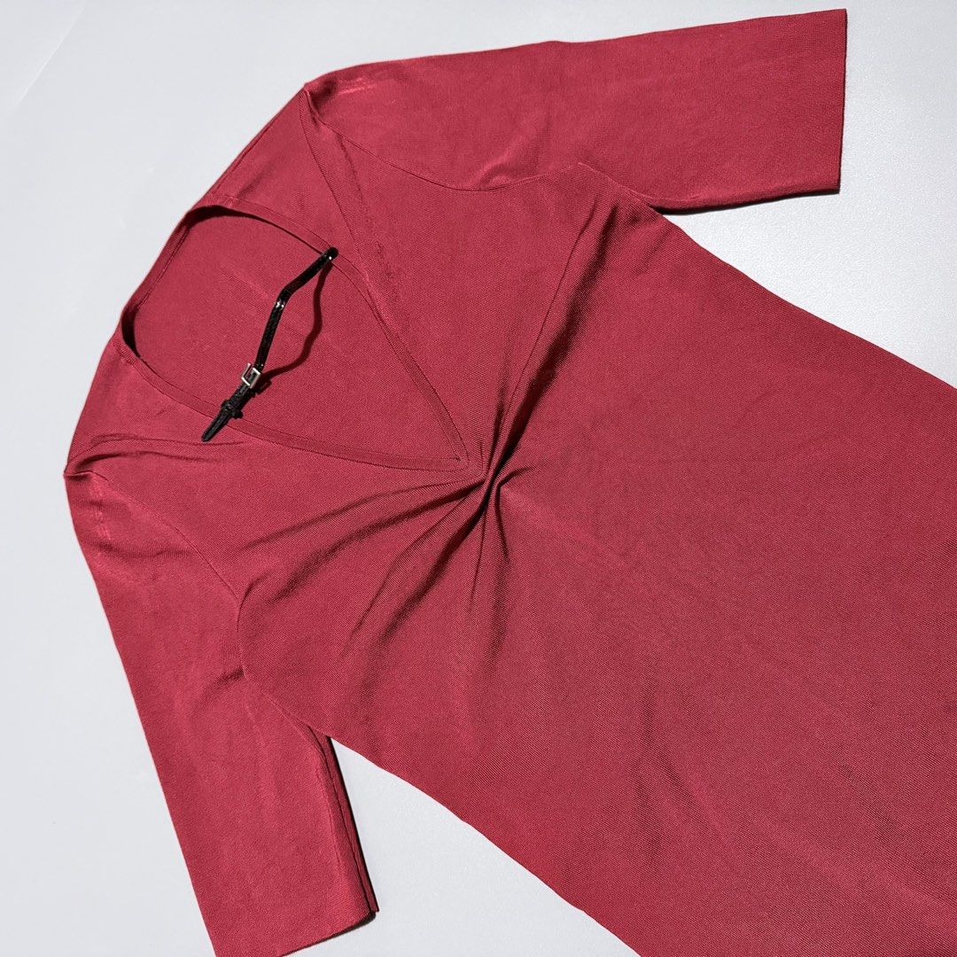 Gucci Tom Ford era ribbed/mini dress (Category: Others Tops) located in Manila. Submitted by dglnarchivefinds (Listing ID 1470867475, Image 2). Description: Authentic Large on tag Missing neck tag Excellent condition 9.8/10 Color rate No issue Already wash.