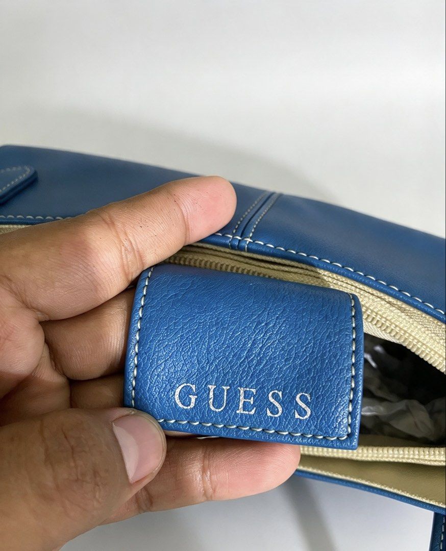 Guess Kelly bag (Category: Luxury Bags & Wallets) located in Bato. Submitted by itsmethriftlist (Listing ID 1470850043, Image 3). Description: Kelly bag No issue .