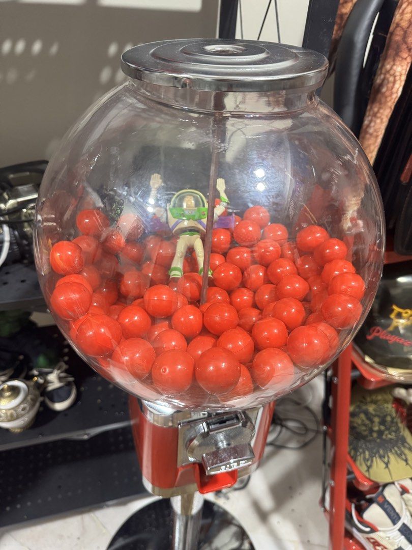 Gumball And Capsule Toy Vending Machine, Toys & Collectibles ...