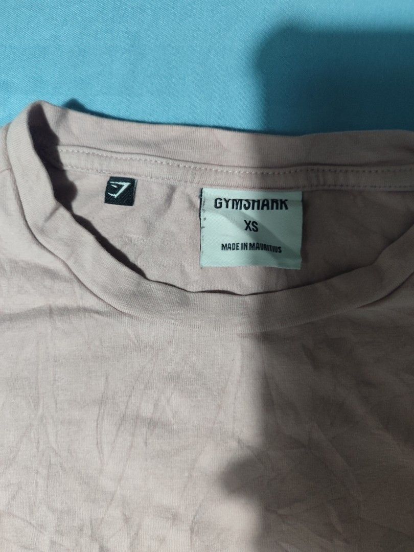 GYMSHARK CROP SHIRT (Category: Shirts) located in Pagadian. Submitted by miraculouspat (Listing ID 1470856349, Image 2). Description: L 12 W 17 AUTHENTIC MINIMAL HAIRLINE.