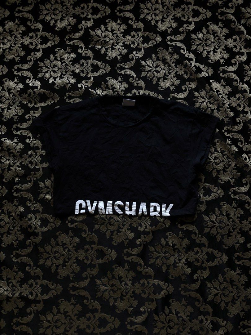 Gymshark crop top (Category: Others Tops) located in Dipolog. Submitted by kc_prelovedfinds (Listing ID 1470787074, Image 2). Description: Gymshark crop top.