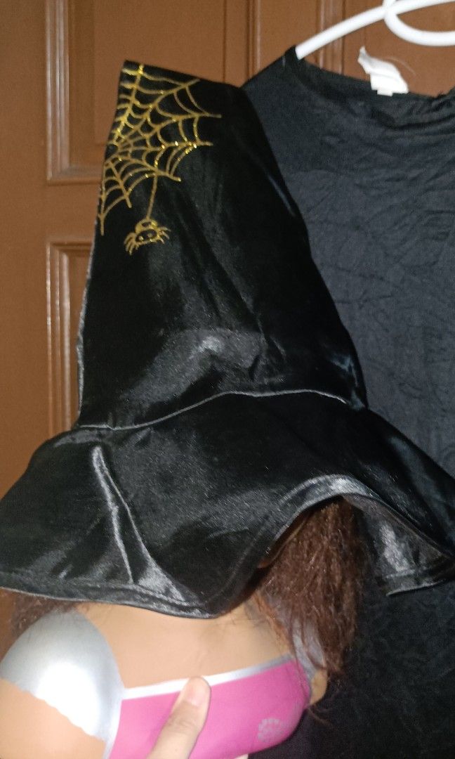 Halloween Witch Costume Set 6-7 (Category: Babies & Kids Fashion) located in Pasig City. Submitted by heidedieh (Listing ID 1470830261, Image 3). Description: length 35 inches chest 30.
