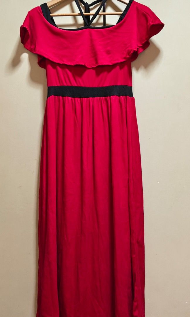 Halter Red Dress (Free Size) (Category: Dresses) located in Quezon City. Submitted by smilebabymitch (Listing ID 1470897037, Image 1). Description: .