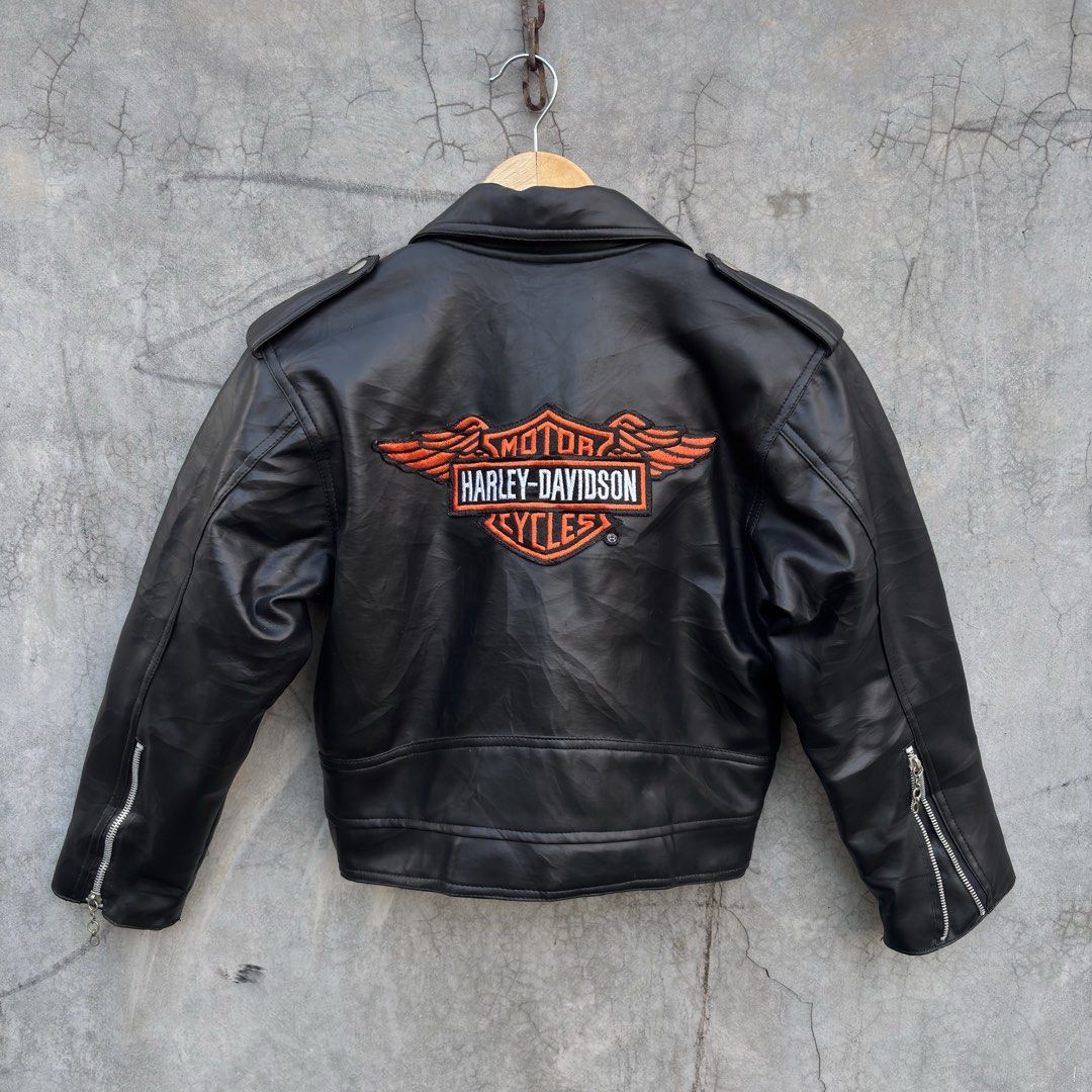 Harley Davidson Leather Jacket (Category: Babies & Kids Fashion) located in General Santos City (Dadiangas). Submitted by rags2reviveph (Listing ID 1470929225, Image 2). Description: Harley Davidson Leather Jacket | Embroidered Patch | Belted Diamond cut inner 8 to 10 years old on tag •width 17” | length 18.5” Excellent Condition.