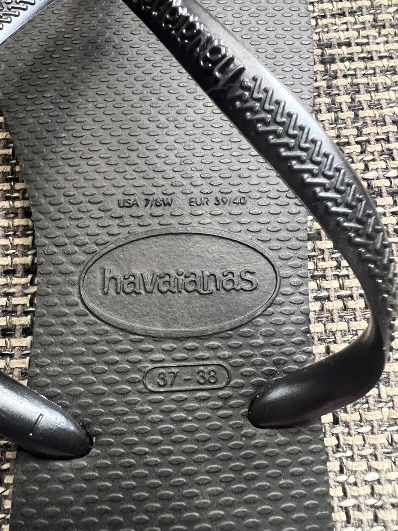 Havaianas 37-38 (Category: Flats & Sandals) located in Cainta. Submitted by vrenaussiegoods (Listing ID 1470782894, Image 2). Description: .