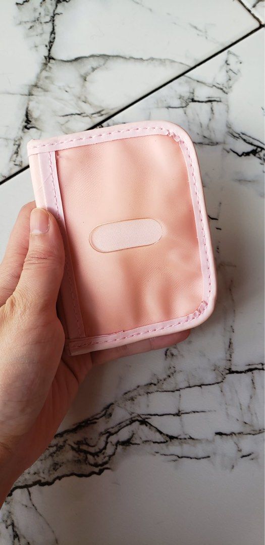 Hello kitty wallet (Category: Character Goods) located in Manila. Submitted by muimee30 (Listing ID 1470846499, Image 3). Description: .
