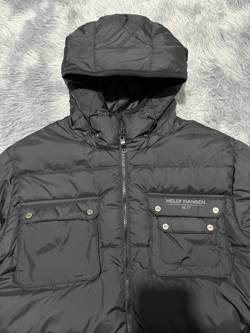 Helly Hansen Down Puffer Jacket (Category: Coats, Jackets and Outerwear) located in Sasmuan (Sexmoan). Submitted by winterclothes.ph (Listing ID 1470784703, Image 2). Description: Helly Hansen Down Puffer Jacket L on on tag Width 24.5 Length 31 Excellent Condition.
