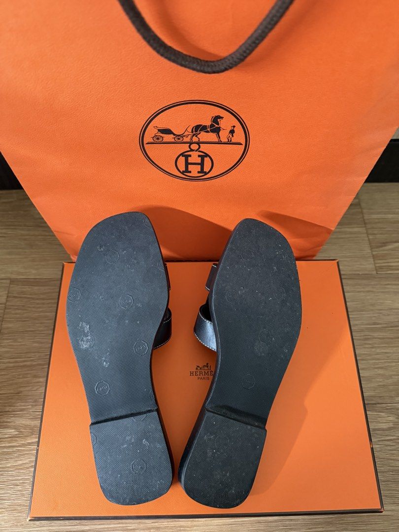 Hermes Black Oran Sandals (Category: Flats & Sandals) located in Manila. Submitted by mariacap (Listing ID 1470848916, Image 3). Description: Original Like new condition Size 35.5 With sole protector.
