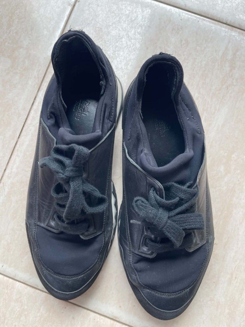 HERMES STADIUM SNEAKERS (Category: Sneakers) located in Zamboanga. Submitted by ems-a0e5 (Listing ID 1470764072, Image 1). Description: HERMES STADIUM SNEAKERS SIZE 39½ on tag Good Condition.