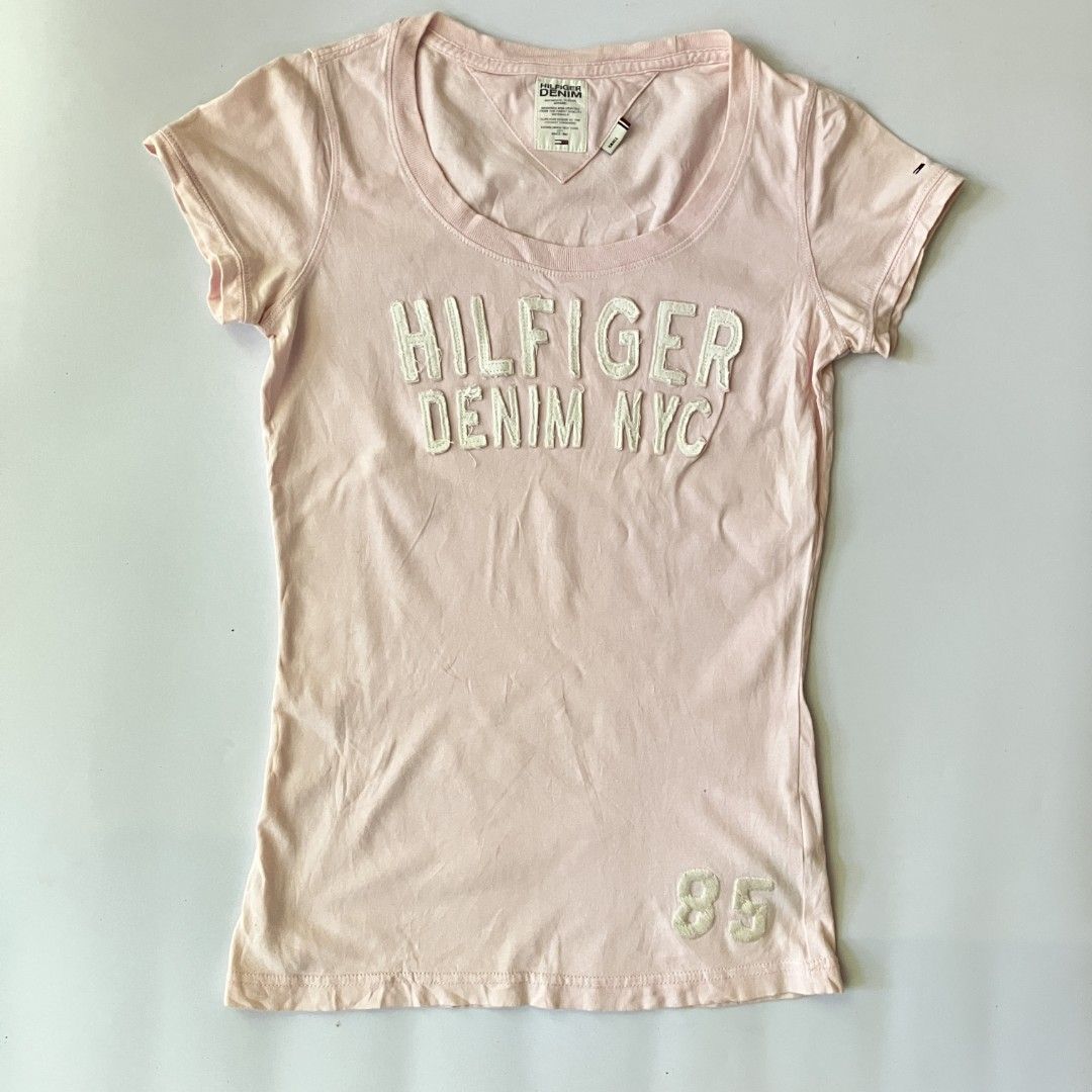 🌼Hilfiger Denim short-sleeve crewneck tee • small - medium (Category: Shirts) located in Cagayan de Oro. Submitted by capybara.co.ph (Listing ID 1470802149, Image 1). Description: small - medium L25 B32 - 40 🌺 ❌️mine ₱149 | grab ₱199 💓 lock ₱219 ꒰১ ໒꒱ eob will be on Thursday, Oct 29 8PM ꒰১ ໒꒱ payment deadline will be on Friday, Oct 30 ꒰১ ໒꒱ shipping will be on Saturday Tysm °❀.ೃ࿔.