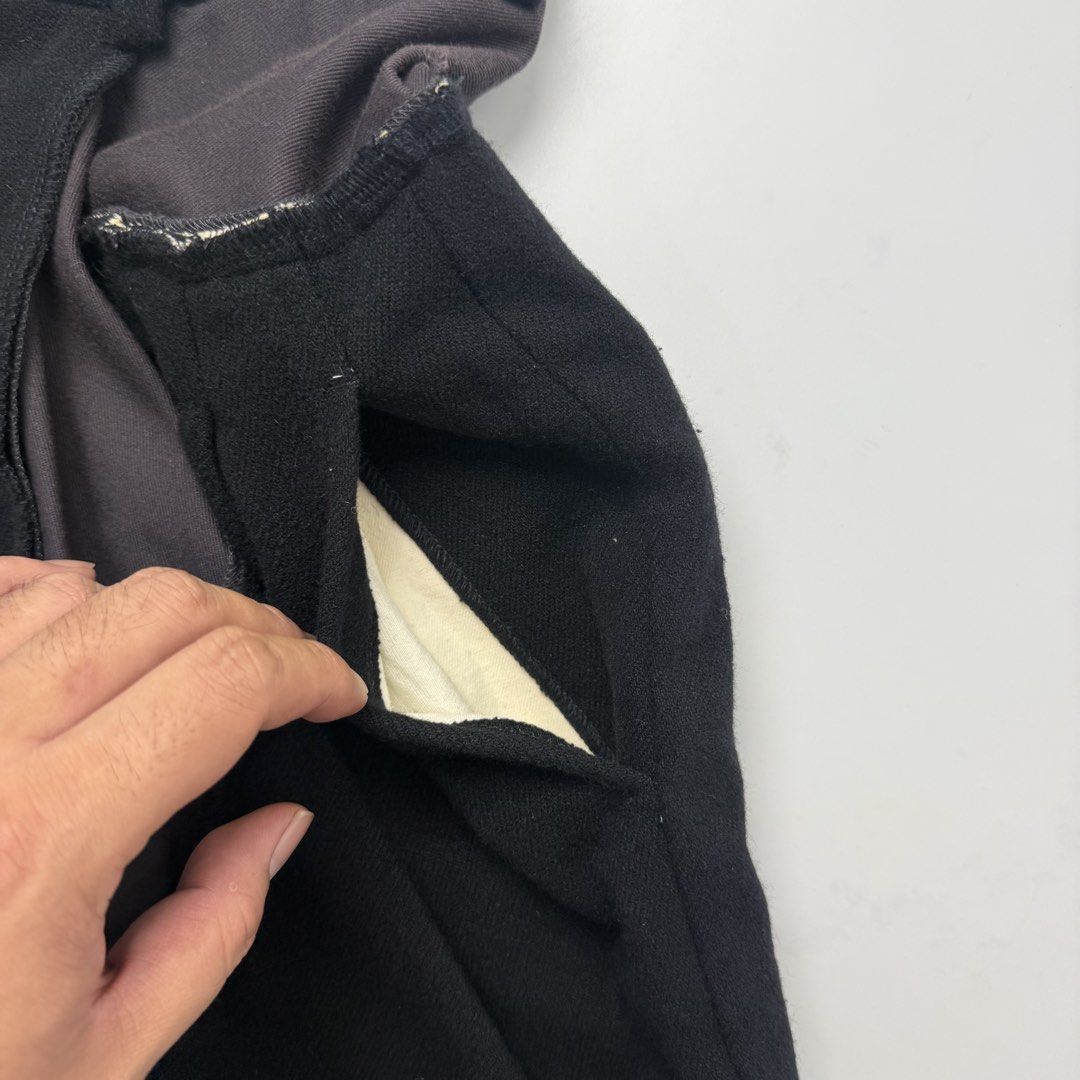 H&m Comme des Garcon reconstructed wool short (Category: Shorts) located in Quezon City. Submitted by beastmnl (Listing ID 1470836741, Image 2). Description: Waist 27 Length 23 Inseam 10 .