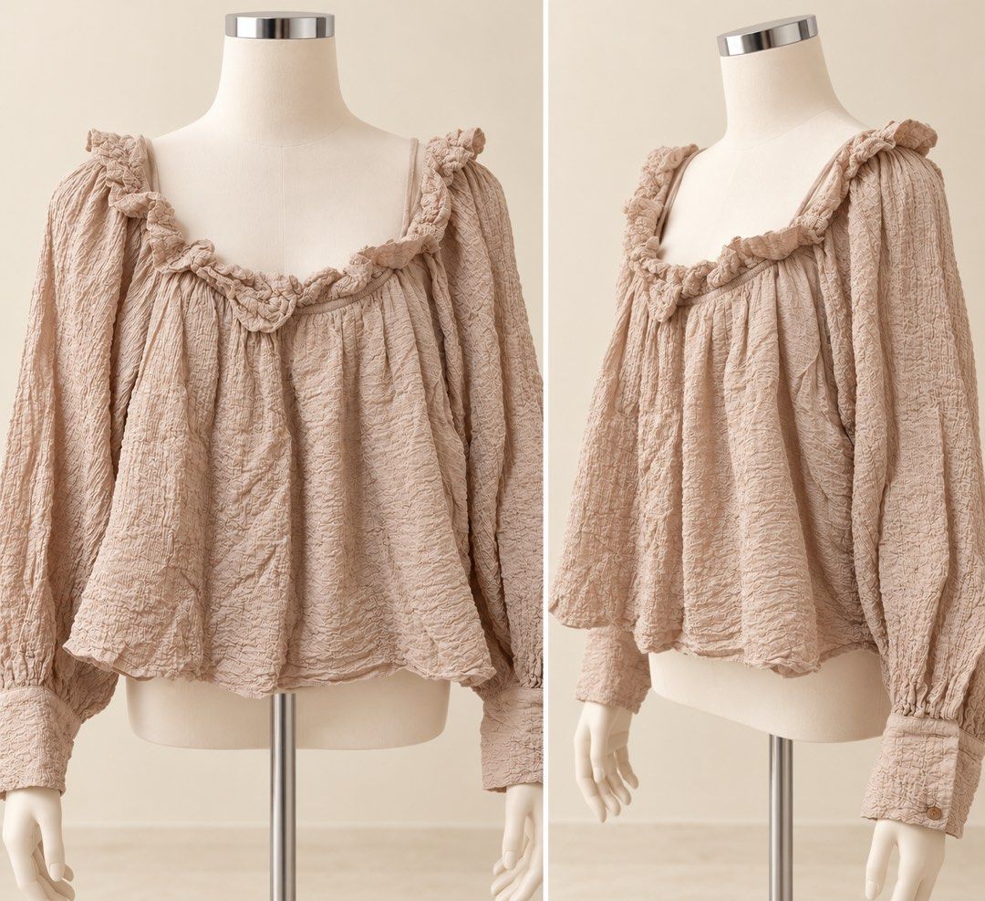 H&M Crinkled Peasant Blouse Size M Beige (Category: Blouses) located in Santa Cruz. Submitted by zellethrifts (Listing ID 1470923845, Image 2). Description: • Bought in H&M Japan 🇯🇵 • Brand new / unused • Fits Medium to Semi XL • In excellent condition • Photos taken using mannequin only 🚚 Shipping via J&T only 📦 Shipping fee to be shouldered by buyer 💳 Mode of payment: GCash 📍 Santa Cruz, Laguna.