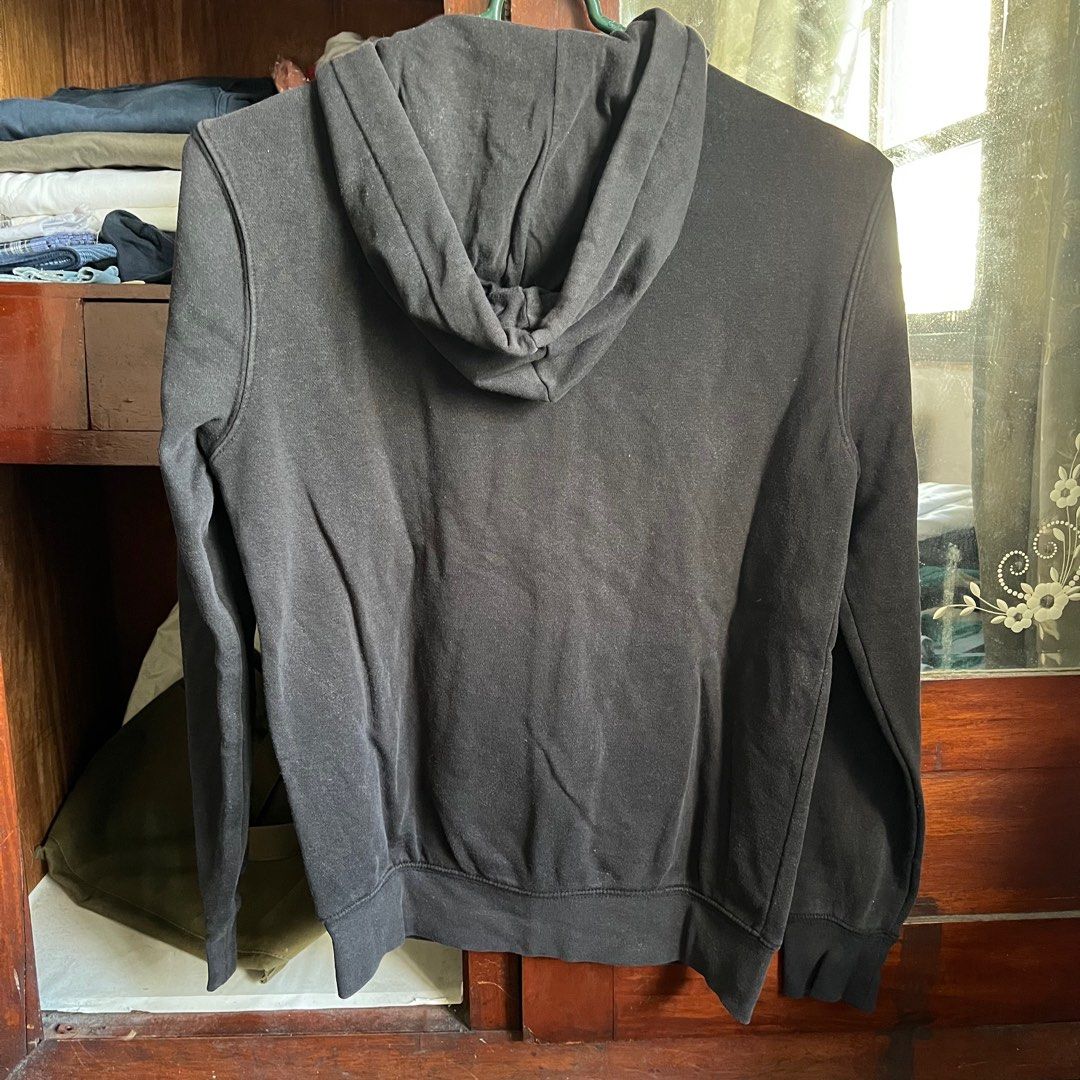 H&M hooded jacket (Category: Coats, Jackets and Outerwear) located in Quezon City. Submitted by changamie (Listing ID 1470771194, Image 2). Description: .