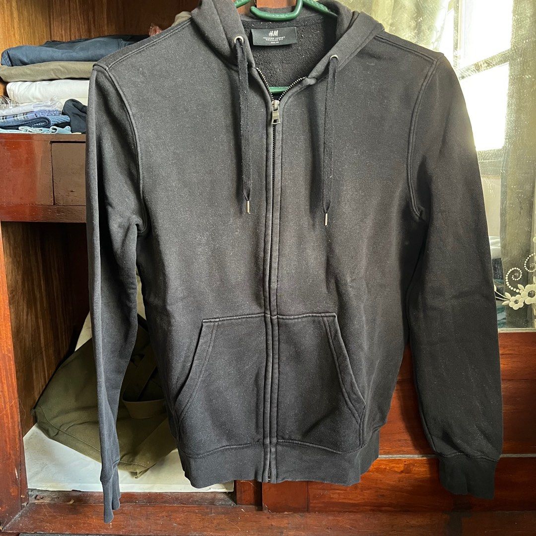 H&M hooded jacket (Category: Coats, Jackets and Outerwear) located in Quezon City. Submitted by changamie (Listing ID 1470771194, Image 1). Description: .