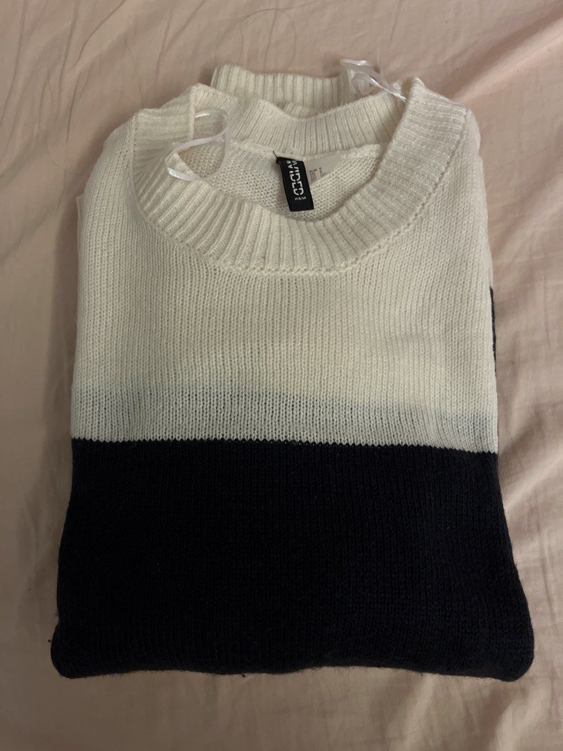 H&M Navy and White Striped Knit Sweater (Category: Longsleeves) located in Manila. Submitted by as.curated (Listing ID 1470872913, Image 2). Description: it’s white and navy but lighting makes it look darker fits xs-s best!.