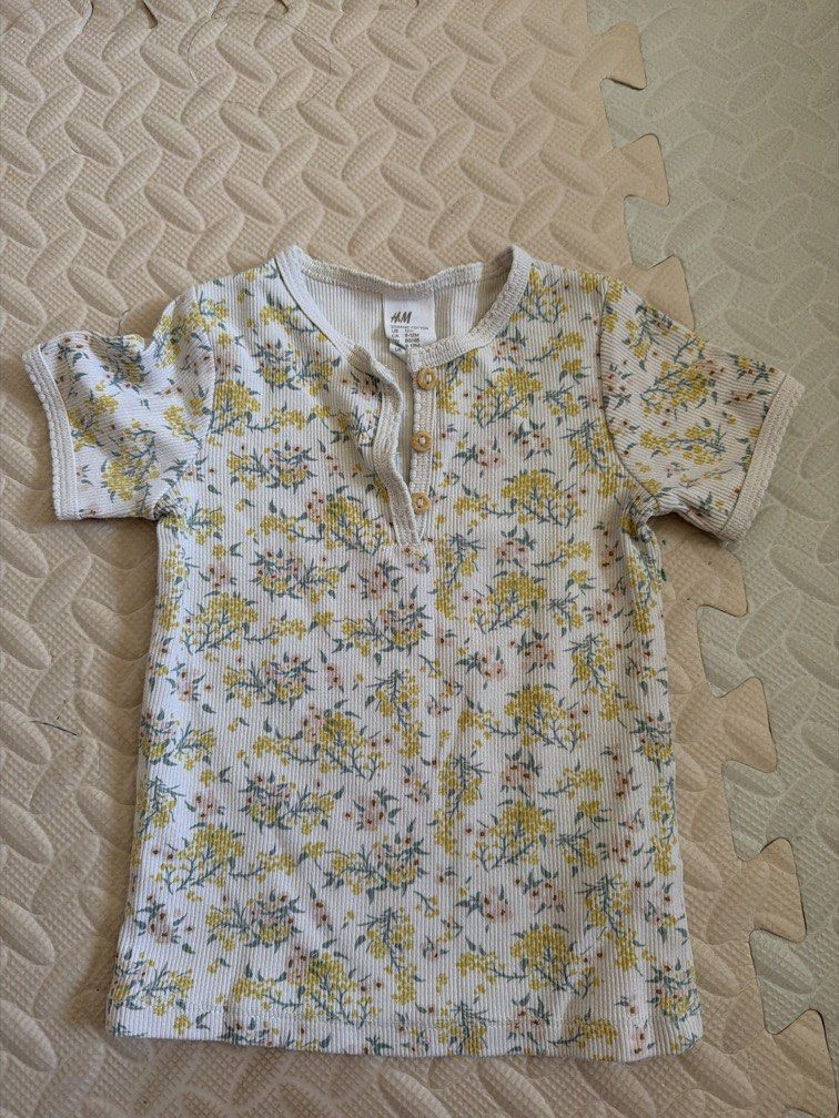 H&M Top (Category: Babies & Kids Fashion) located in Cebu City. Submitted by mommyarlyn73 (Listing ID 1470792104, Image 1). Description: .