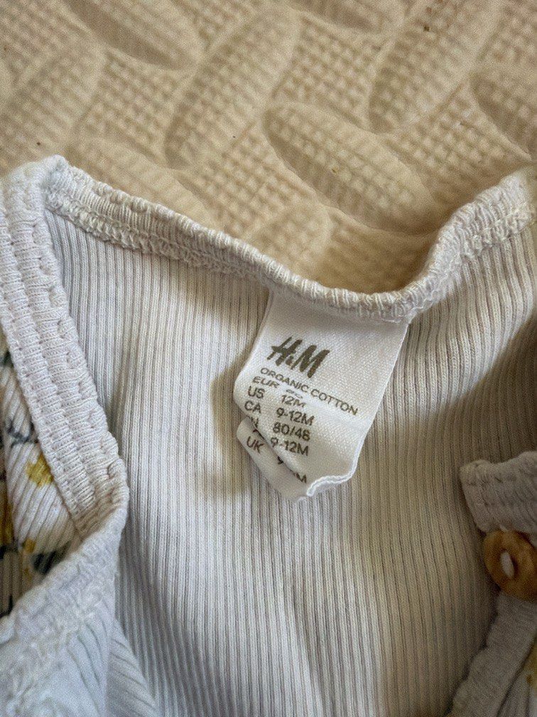 H&M Top (Category: Babies & Kids Fashion) located in Cebu City. Submitted by mommyarlyn73 (Listing ID 1470792104, Image 2). Description: .