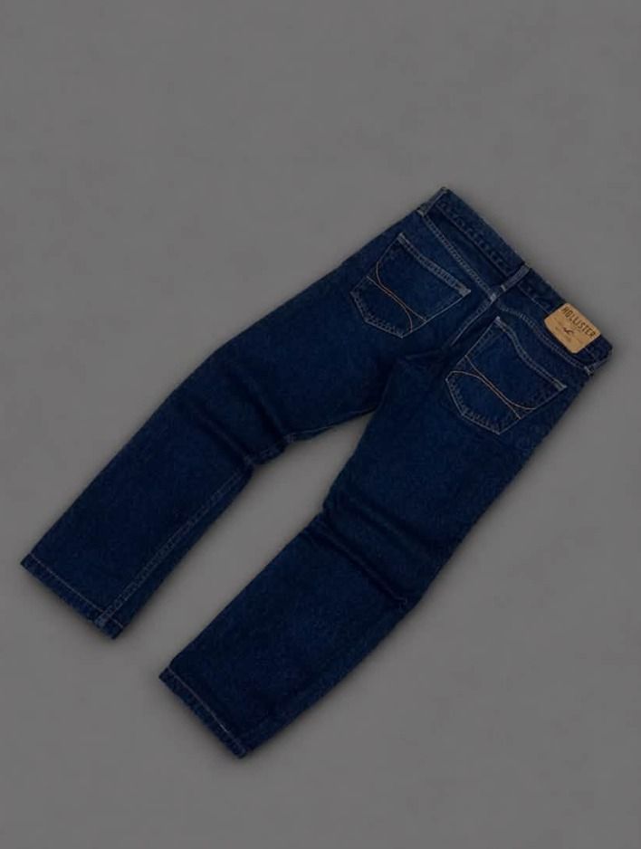 hollister jeans (Category: Jeans) located in Paranaque City. Submitted by thrift_in_the_hoods (Listing ID 1470931322, Image 2). Description: waist: 29 length: 32.