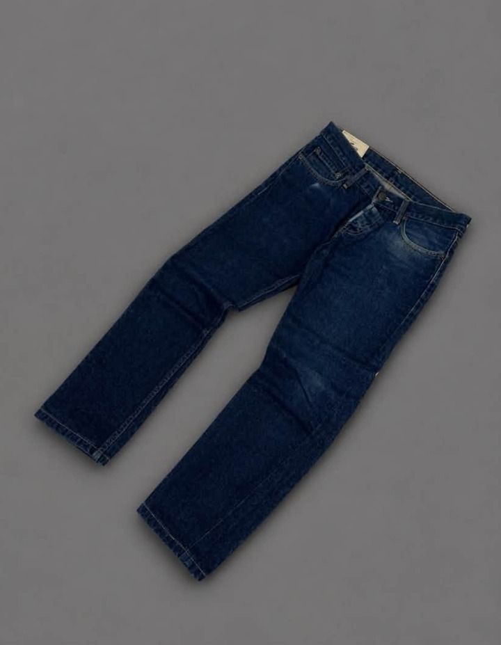 hollister jeans (Category: Jeans) located in Paranaque City. Submitted by thrift_in_the_hoods (Listing ID 1470931322, Image 1). Description: waist: 29 length: 32.