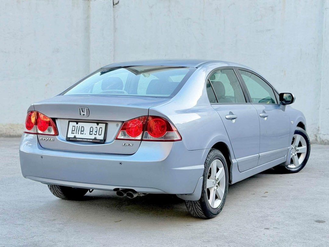 Honda Civic FD 1.8s Auto (Category: Used Cars) located in Manila. Submitted by quality_cars (Listing ID 1470914568, Image 3). Description: ‼️FOR SALE‼️ ‼️ ONE OF THE FRESHEST CIVIC FD IN TOWN‼️ •Fresh unit •HONDA CIVIC FD 1.8s •Year Model 2007 •BLUISH SILVER •Automatic Transmission •2 smart keys •Low mileage (90,xxx) money back if fake Last oms @honda shaw •Intact interior •100%Super Fresh In and Out •SUPER TIN CAN BODY •Original Paint (some part