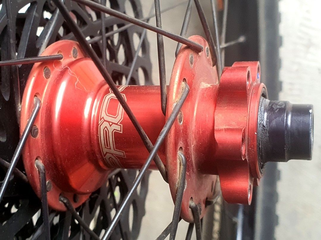 Hope pro4 wheelset (Category: Bicycles) located in Quezon City. Submitted by olxph_935890903 (Listing ID 1470771793, Image 2). Description: hope pro4 hub 12x 142mm stans no tube rim maxxis tires 27.5 13k.