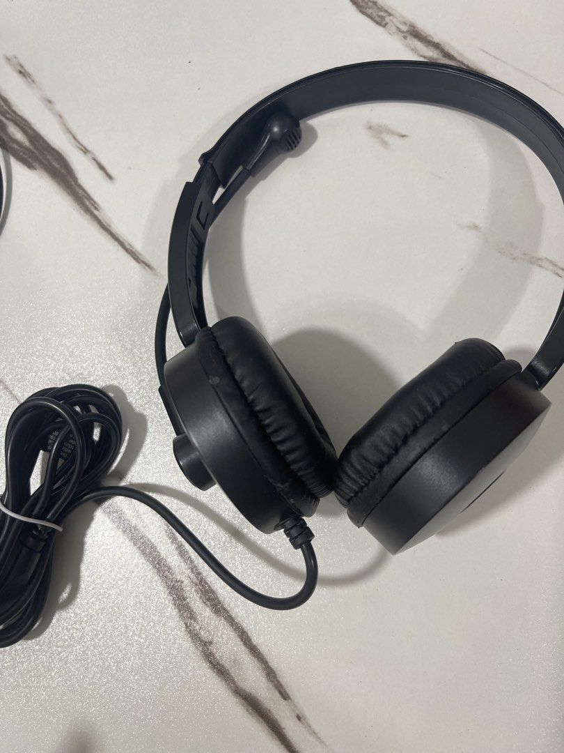Hp Headset (Category: Headphones & Headsets) located in Makati City. Submitted by loushhh (Listing ID 1470884506, Image 1). Description: .